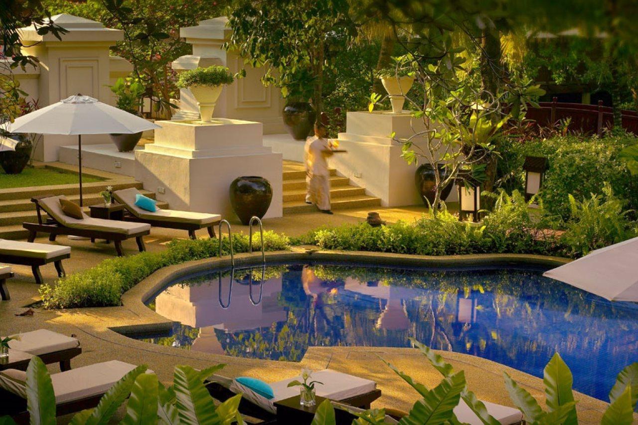 Tanjong Jara Resort, Terengganu - A Small Luxury Hotels Of The World Dungun Exterior photo The pool at the Four Seasons Hotel, Kuala Lumpur