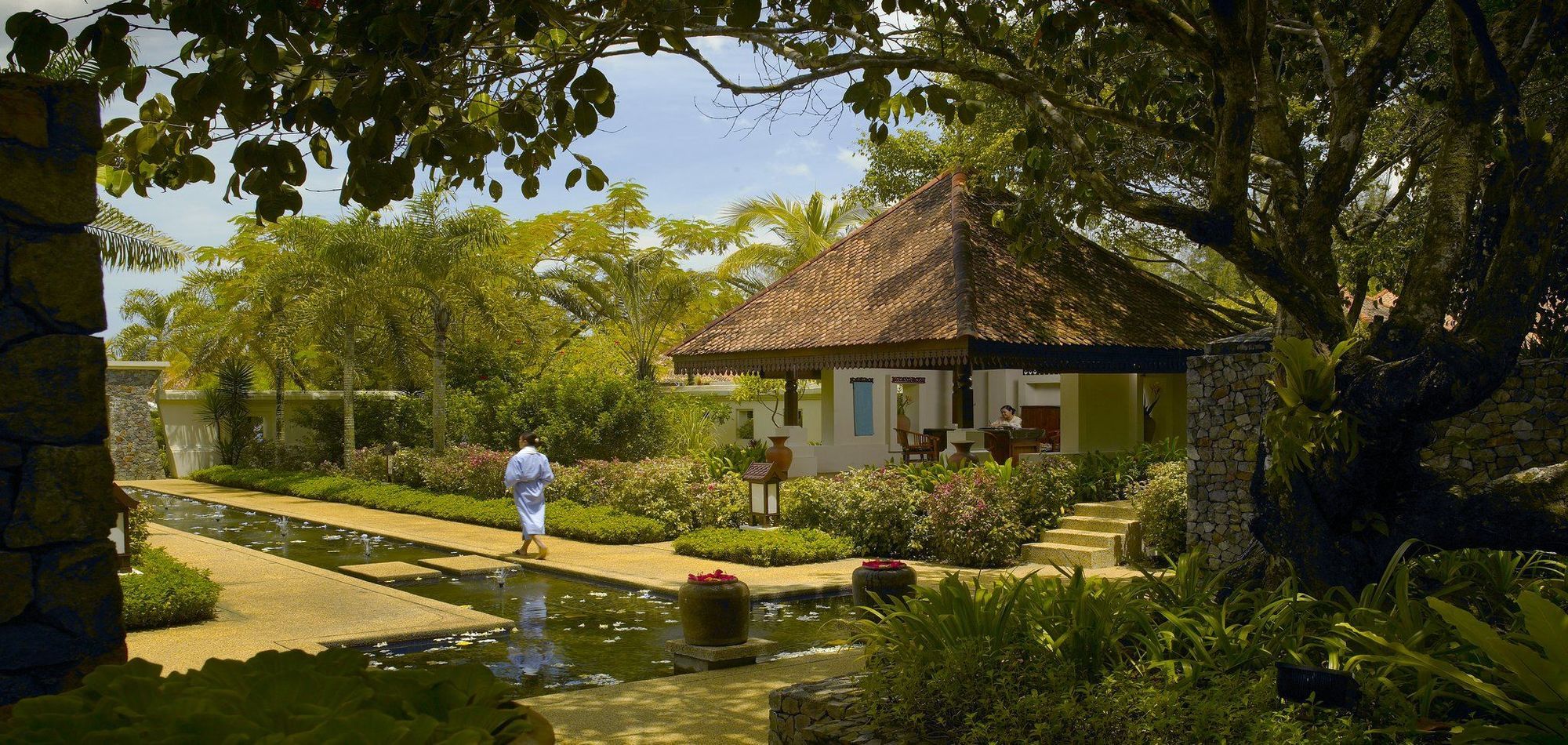 Tanjong Jara Resort, Terengganu - A Small Luxury Hotels Of The World Dungun Exterior photo The Banyan Tree Spa at the Banyan Tree Hotel, Phuket, Thailand