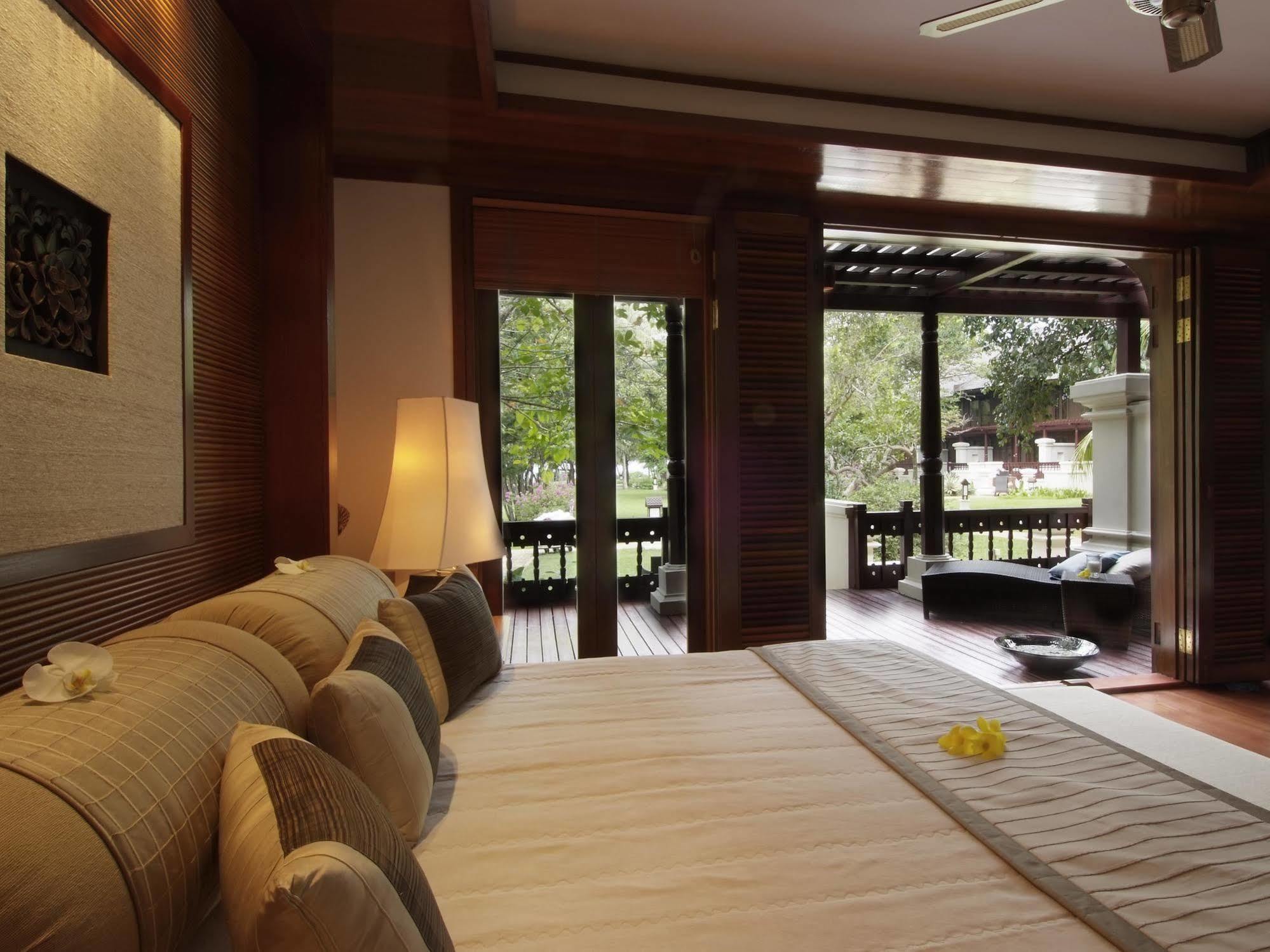 Tanjong Jara Resort, Terengganu - A Small Luxury Hotels Of The World Dungun Exterior photo A bedroom at the resort