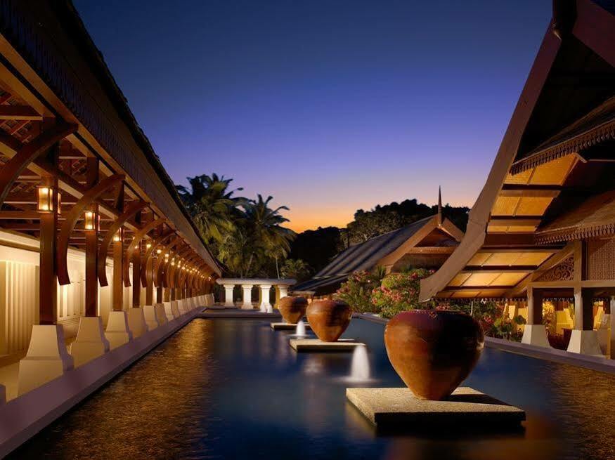 Tanjong Jara Resort, Terengganu - A Small Luxury Hotels Of The World Dungun Exterior photo The resort's main lobby